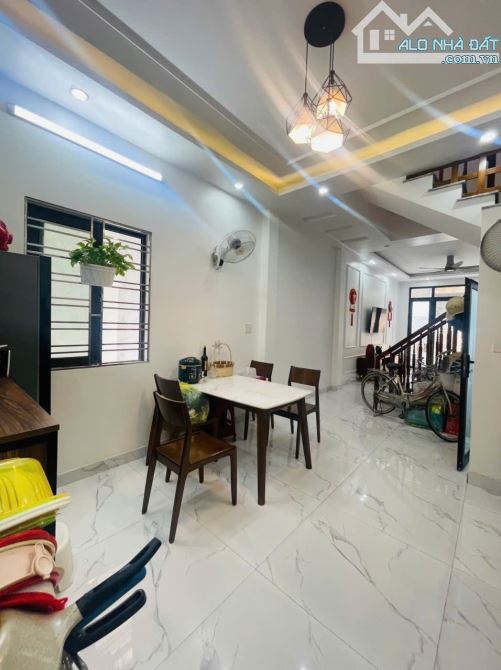 Bán nhà 3 tầng sạch đẹp ngõ 69 Miếu Hai Xã - 5