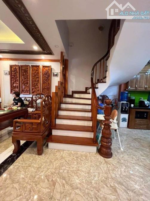 Phân lô ô tô tránh Kim mã - 2 thoáng ngõ thông - sát phố gần hồ - DT 58M2, MT 7M, 17tỷ3 - 5