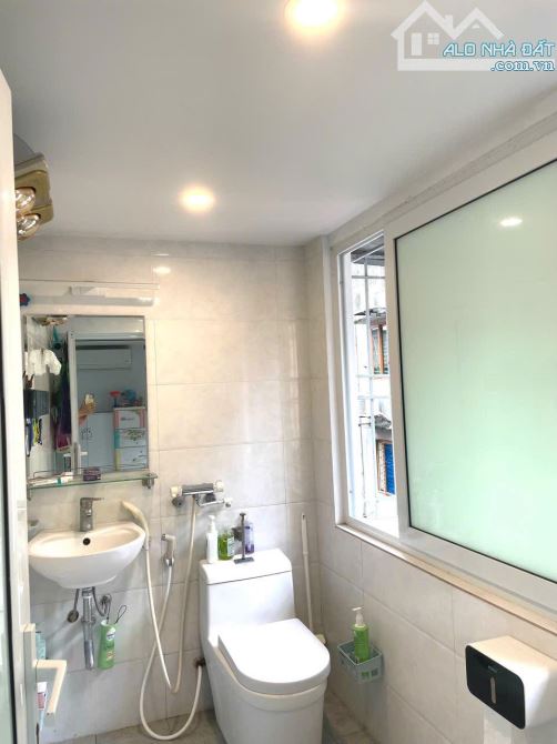 Căn Hộ Tập Thể Phố Đội Cấn 3PN, rộng 120m2, tầng 3, căn góc 3 mặt thoáng, sân chơi 5.7 tỷ - 5