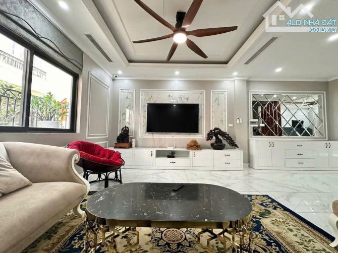 Bán nhà MỖ LAO - Hà Đông, CHỦ CẦN BÁN GẤP!! HẠ CHÀO GIÁ THẤP KHU VỰC 🏠 60m² 5 TẦNG, Mt5m - 5