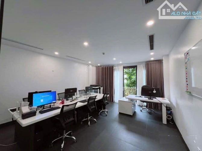 Cho thuê nhà đường Trung Yên 11 - Trung Hòa. Dt 100m2 x 6 tầng có Thang Máy - 6