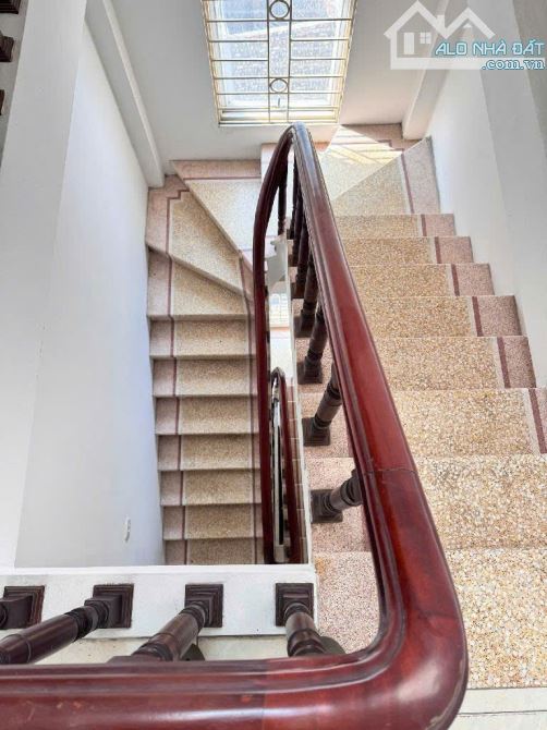 NHÀ DÂN XÂY - QUẬN CẦU GIẤY - LÔ GÓC - MẶT TIỀN KHỦNG S=48M2 - GIÁ 8.45 TỶ. - 6