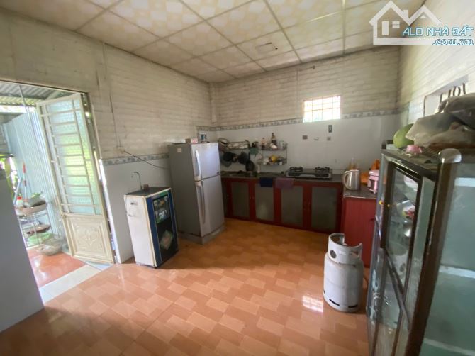 bán lô đất nhà vườn 1724m2 có nhà,điện  nước đầy đủ,đất ở tại nông thôn chỉ vơi giá 2,5 ỷ - 6