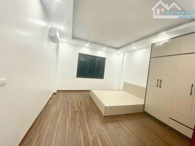 CHO THUÊ NHÀ NGÕ OTO TRÁNH NGÕ 106 HOÀNG QUỐC VIỆT - DT 60m2 - 6 TẦNG - GIÁ 36TRIỆU - 6