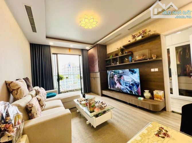 Bán nhà Lô góc Tây Sơn, Ô tô phi, sát phố, KD  tốt, DT 66m2, Mt 4,6m, giá 19 tỷ - 6