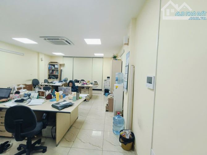 Toà nhà thiết kế hiện đại 7 tầng, 1 hầm. Mặt phố Mạc Thái Tông. DT 70m2, 6 tầng, thang máy - 7
