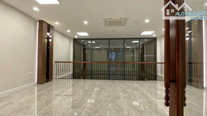 Cho thuê biệt thự tại KĐT Nam Cường – Hoàng Quốc Việt .DT : 250 * 4 Tầng.Lô góc.Thang maý - 7