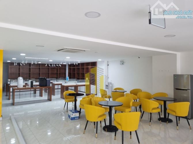 CHO THUÊ TOÀ VĂN PHÒNG HIỆN ĐẠI 1000M2 - GẦN SONG HÀNH GIÁ 240 TRIỆU - 7
