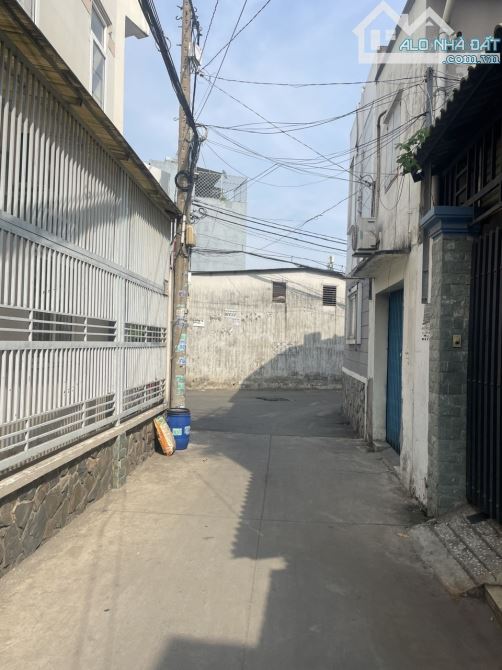 HÀNG HIẾM KHÓ TÌM VỊ TRÍ TRUNG TÂM PHƯỜNG LINH TRUNG -XE HƠI NGỦ TRONG NHÀ GIÁ CHỈ 4TY800 - 8