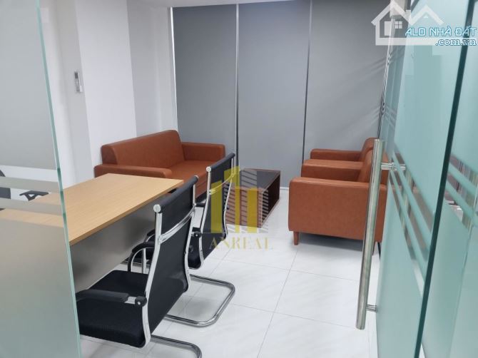 CHO THUÊ TOÀ VĂN PHÒNG HIỆN ĐẠI 1000M2 - GẦN SONG HÀNH GIÁ 240 TRIỆU - 8