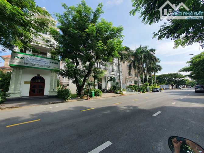 Đất biệt thự nam quang 2 -  DT 15x18 (cn 270m ) - SHR giá 76 tỷ Chính chủ làm việc