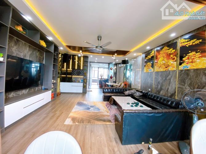 BÁN NHÀ DT 81M PHỐ TRUNG KÍNH, NGÕ THÔNG, SÁT PHỐ, Ô TÔ TRÁNH, VỈA HÈ, KINH DOANH ĐỈNH.
