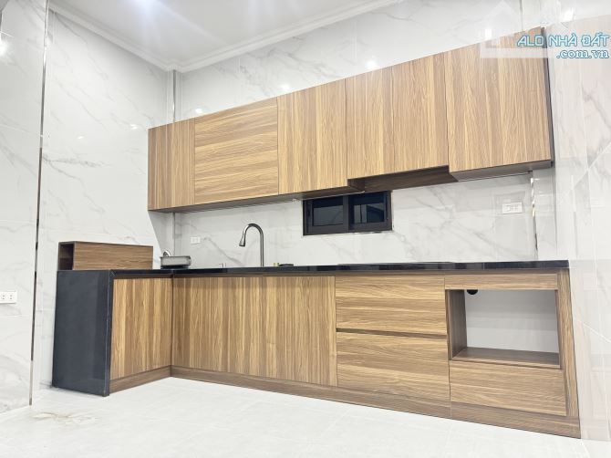 Cần Bán Nhà 5 tầng mỗ lao hà đông