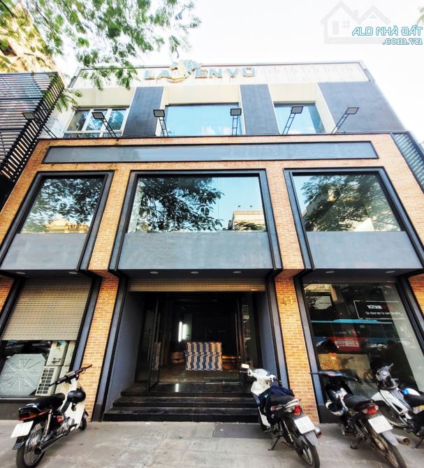 Bán Nhà Mặt Phố Trung Liệt, Đống Đa DT 254m2 x MT 11.3m, Giá Cực Rẻ.