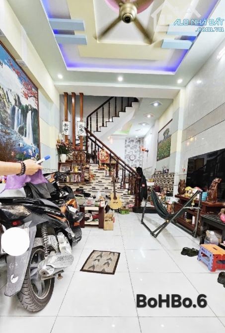 Bán nhà Lê Văn Quới Hẻm xe tải 6m thẳng tấp 52m2, 4 tầng kiên cố sổ vuông chỉ 5,85 tỷ.