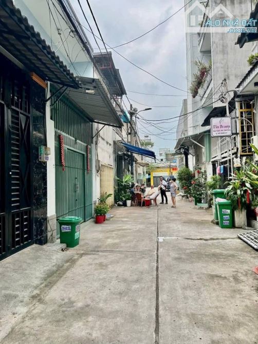 Lô ĐẤT HIẾM,HẺM XE TẢI THÔNG NGANG HƠN 4.5 M,GẦN AEON TÊN LỬA,76M2(4.6×18),CHỈ HƠN 4 tỷ  -