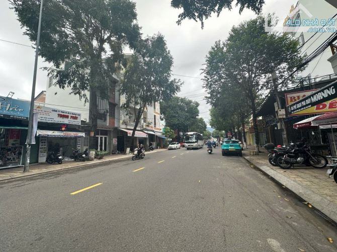 Cần bán lô đất mặt tiền Nguyễn Đức Cảnh, Phước Long, Nha Trang Ngang 9,7m