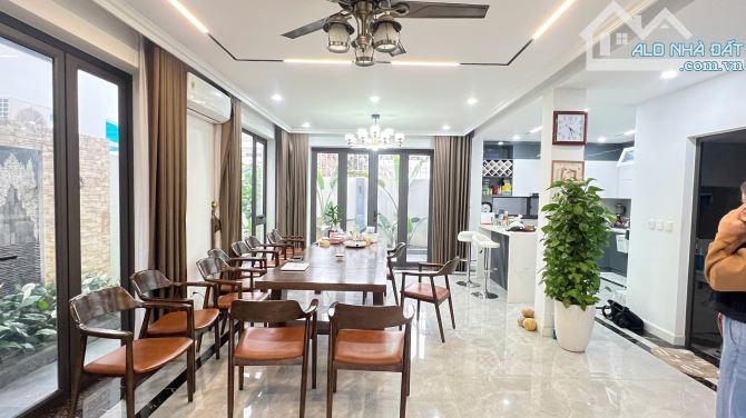 Cho thuê Biệt thự siêu Vip tại khu biệt thự Mê Linh - Anh Dũng - Dương Kinh