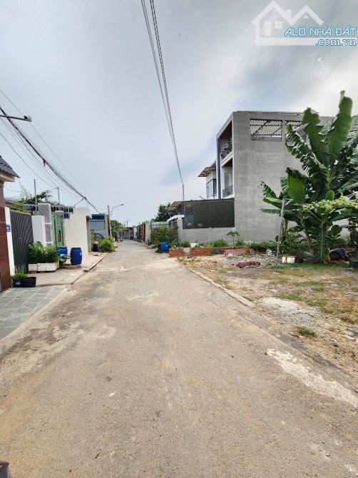 đất 99,5m2 2ty6 TL gần trường cấp 2 Tân Bình 300m, p.Tân Bình, Tp.Dĩ An