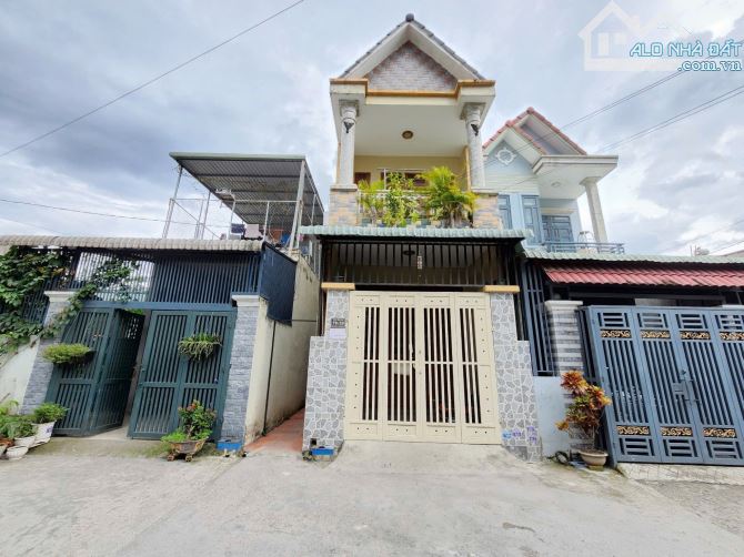 nhà 1 trệt 1 lầu và 5 phòng trọ 141m2 4ty150TL  p.Tân Đông Hiệp Tp Dĩ An