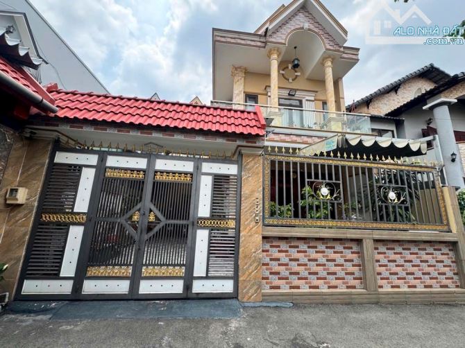 BIỆT THỰ SÂN VƯỜN- 2 TẦNG 9.5X18M - NGUYỄN ẢNH THỦ - GẦN CHỢ BÀ ĐIỂM - NHỈNH 8 TỎI