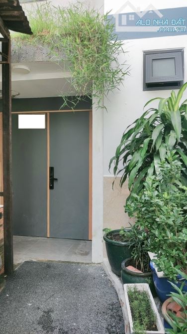 Nhà đẹp Nguyễn Văn Đậu_ P11 Bình Thạnh. DT 100m2. 2 tầng BTCT. Ngang 12m. Giá 8.8 tỷ.