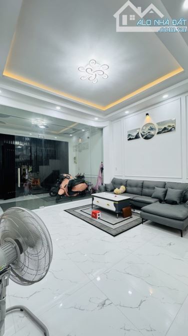 HXT - KHU VIP ÂU DƯƠNG LÂN - 82M2 - 5,4X16M - 5 TẦNG BTCT - 11.2 TỶ