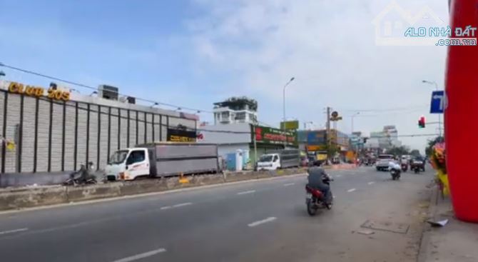 Bán Nhà Xưởng Mặt Tiền Quốc Lộ 1A, TT Bến Lức, Tỉnh Long An ( 4575M2) đất skc gần Cao Tốc