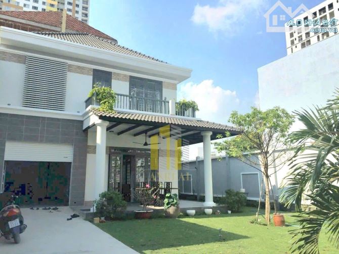 Villa Thảo Điền Sân Vườn Rộng - 1 lầu Có Sẵn Nội Thất Giá 2500$