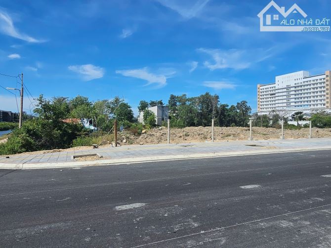 NGỘP CẦN BÁN GẤP : Những lô bên cạnh đều trên 20 triệu/m2.DUY NHẤT LÔ NÀY(Chỉ 13 triệu/m²)