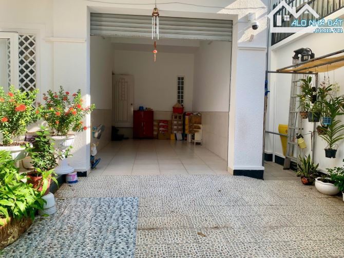 CẦN BÁN GẤP BÁN BIỆT THỰ PHAN CHU TRINH VŨNG TÀU GẦN BIỂN 200M2 GIÁ 17 TỶ