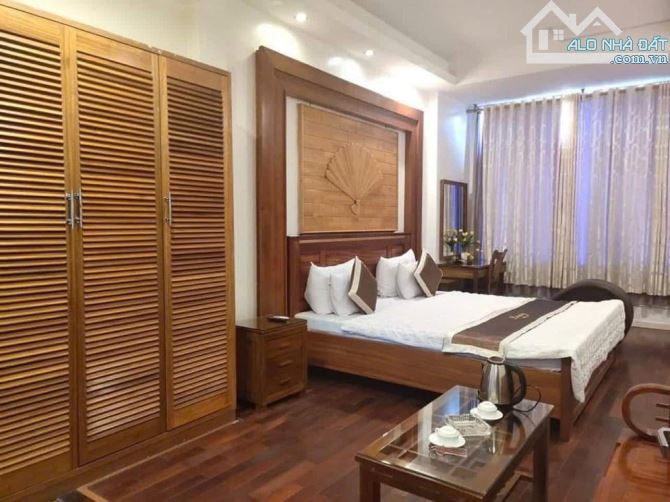 Bán khách sạn 7 Tầng DT 105 M tuyến2 Lê Hồng Phong Hải An