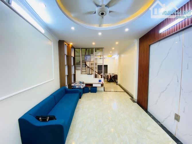 BÁN NHÀ NGUYỄN AN NINH – NỘI THẤT 5 SAO – 5 TẦNG ĐẸP LUNG LINH GIÁ 8.8 TỶ