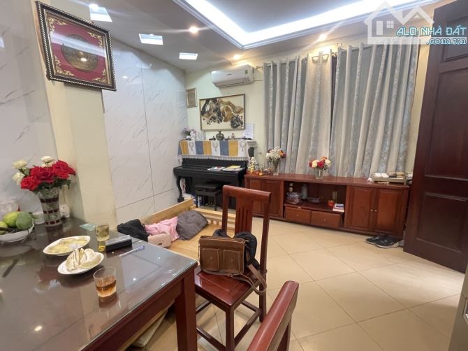 PHÂN LÔ – HAI MẶT NGÕ – KINH DOANH – GẦN PHỐ