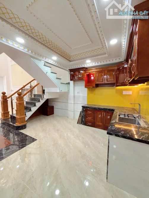 HẺM XE HƠI - BÌNH TÂN  - 05 TẦNG - 60M2- GIÁ 6,5 TỶ