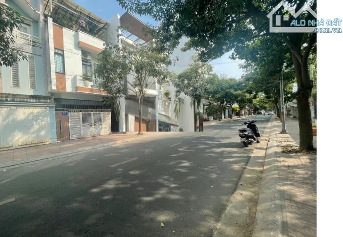 Nhà mặt tiền Nguyễn Thị Minh Khai phường 8 TPVT giá 12 tỷ 1 tr 2 lầu mới đẹp ,gần biển 2km
