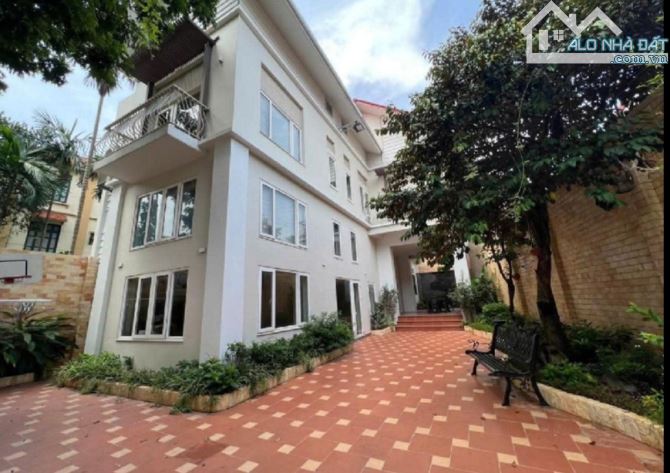 47 Tỷ / 313 M2/ 13.5 Mt/ Biệt Thự 4 Tầng Ngọc thụy