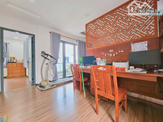 NHÀ VIP - LÊ THỊ HOA P. BÌNH CHIỂU TP.THỦ ĐỨC - 10