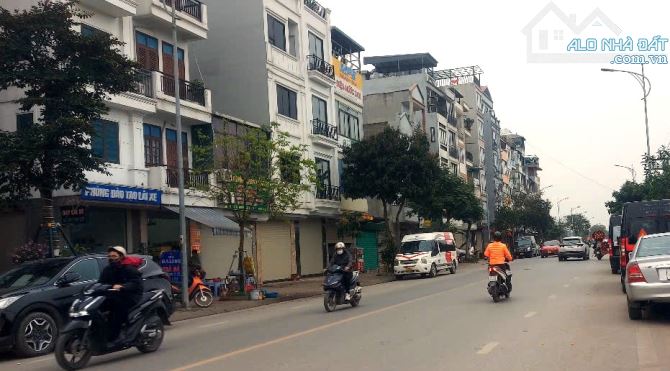 🔥 CỰC GẤP - BÁN NHÀ MẶT PHỐ - PHÂN LÔ VIỆT HƯNG LONG BIÊN- 75M2 - 6 TẦNG - CHỈ 25 TỶ🔥 - 1