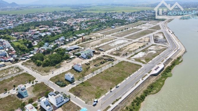 bán lô góc 147.6m2 view sông Cái 2 mặt tiền đường Võ Thị Sáu Nam Sông Cái Diên Khánh