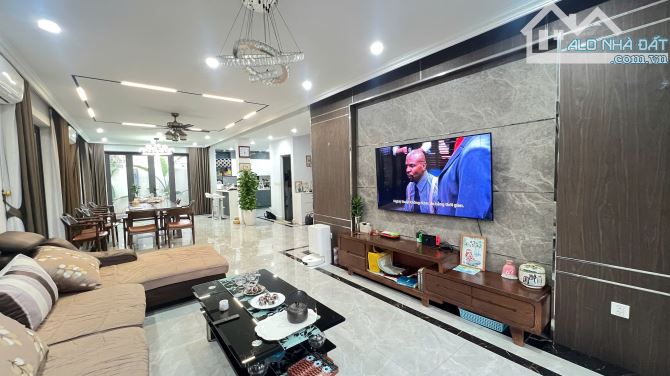 Cho thuê Biệt thự siêu Vip tại khu biệt thự Mê Linh - Anh Dũng - Dương Kinh - 1