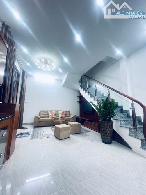 5,7 tỷ có ngay nhà đẹp full nội thất, ô tô đỗ cổng - 1