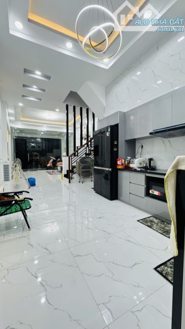 HXT - KHU VIP ÂU DƯƠNG LÂN - 82M2 - 5,4X16M - 5 TẦNG BTCT - 11.2 TỶ - 1