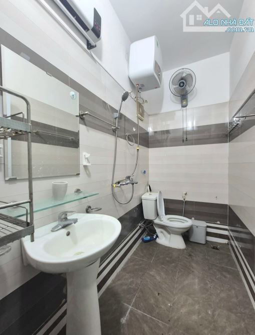 Bán  nhà Tô Hiệu, Trại Cau, Lê Chân, Hải Phòng. 3 tầng, 44m2, 2,68 tỷ. Ngang 6,8m, t2 - 1