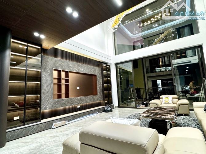 Dành cho giới thượng lưu - Nội thất nhập khẩu toàn bộ - phố Ngọc Lâm - Dt 100m2 x 7 tầng - 1
