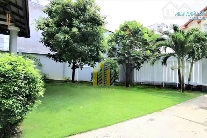 Villa Thảo Điền Sân Vườn Rộng - 1 lầu Có Sẵn Nội Thất Giá 2500$ - 1