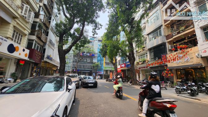 Nhà mặt phố, Hàng Mã, Hoàn Kiếm, HN. 1 sổ vuông, 5 tầng. Thuê 720tr/năm. 48m2, nhỉnh 40 tỷ - 1