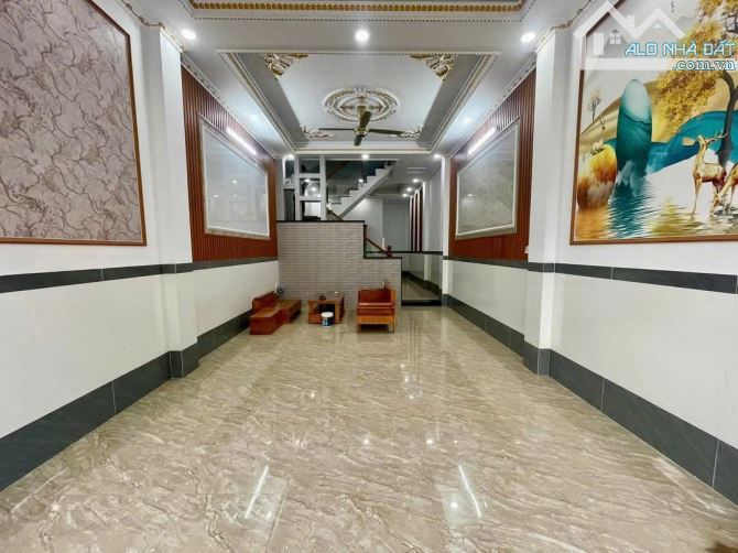 Bán nhà 3 Tầng Tân Hạnh,đường 2 xe hơi tung tăng,giáp Dĩ An - 1