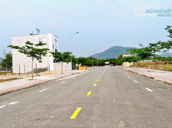 CHÍNH CHỦ bán lô đất đường PHẠM QUỐC SẮC,đường trường LAN ANH khu dân cư ATA giá 4.4 tỷ - 2