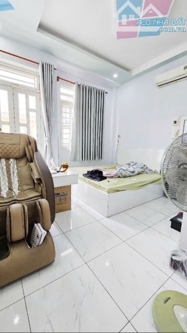 Bán nhà Lê Văn Quới Hẻm xe tải 6m thẳng tấp 52m2, 4 tầng kiên cố sổ vuông chỉ 5,85 tỷ. - 2